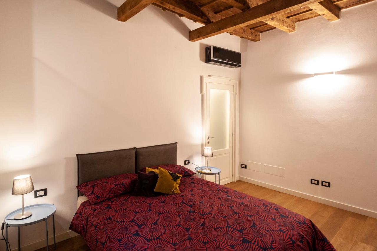 Corso Venezia, In Una Corte Esclusiva Riservata! Milão Exterior foto